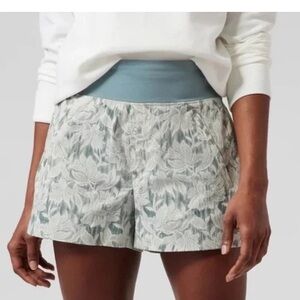 Athleta trekkie north green and White Floral Women's Athletic Shorts
